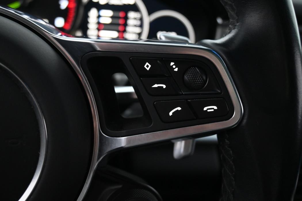 PORSCHE Panamera 2017
