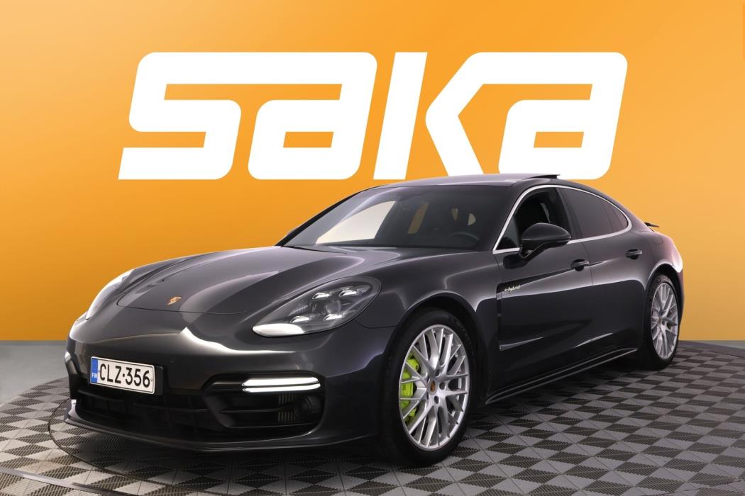 PORSCHE Panamera 2017