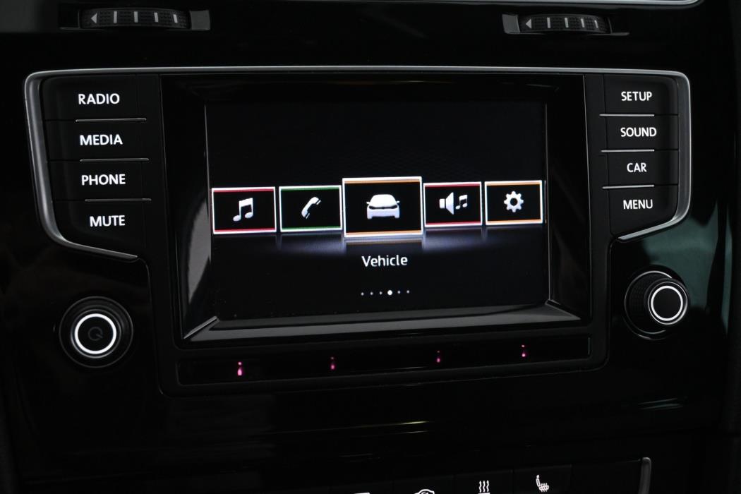 VOLKSWAGEN Golf 2015