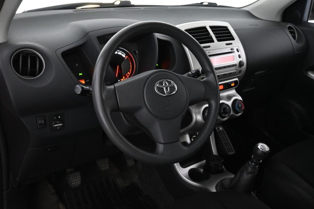 TOYOTA Urban Cruiser 2009