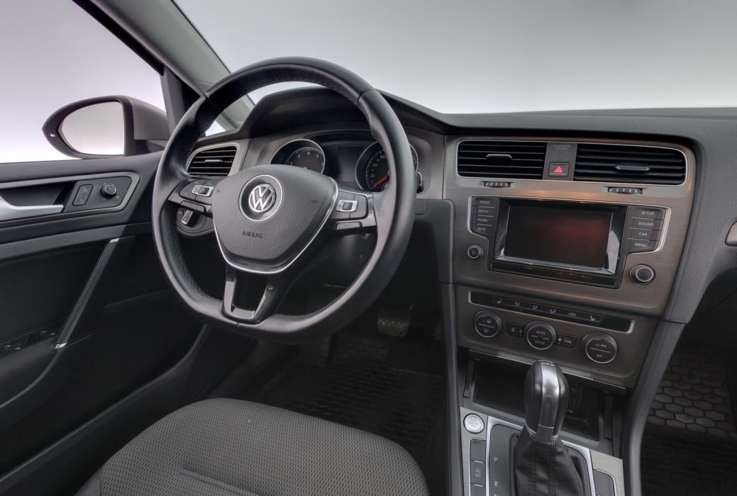 VOLKSWAGEN Golf 2013