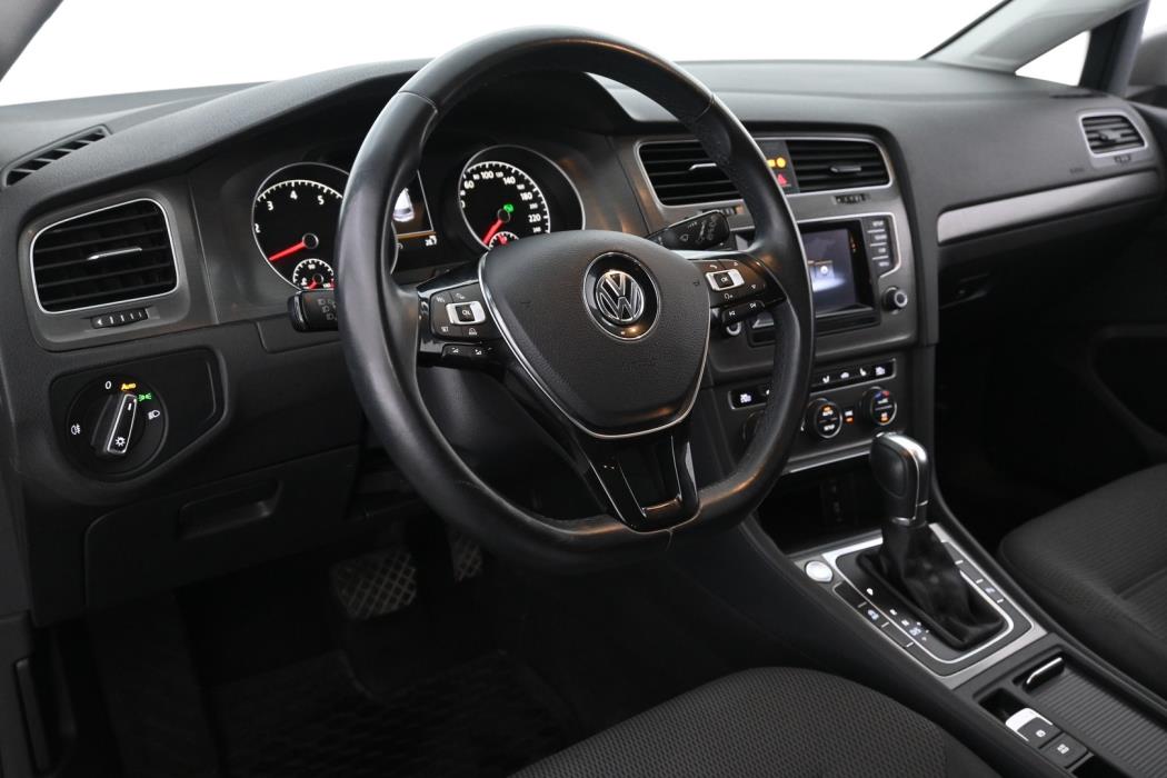 VOLKSWAGEN Golf 2013