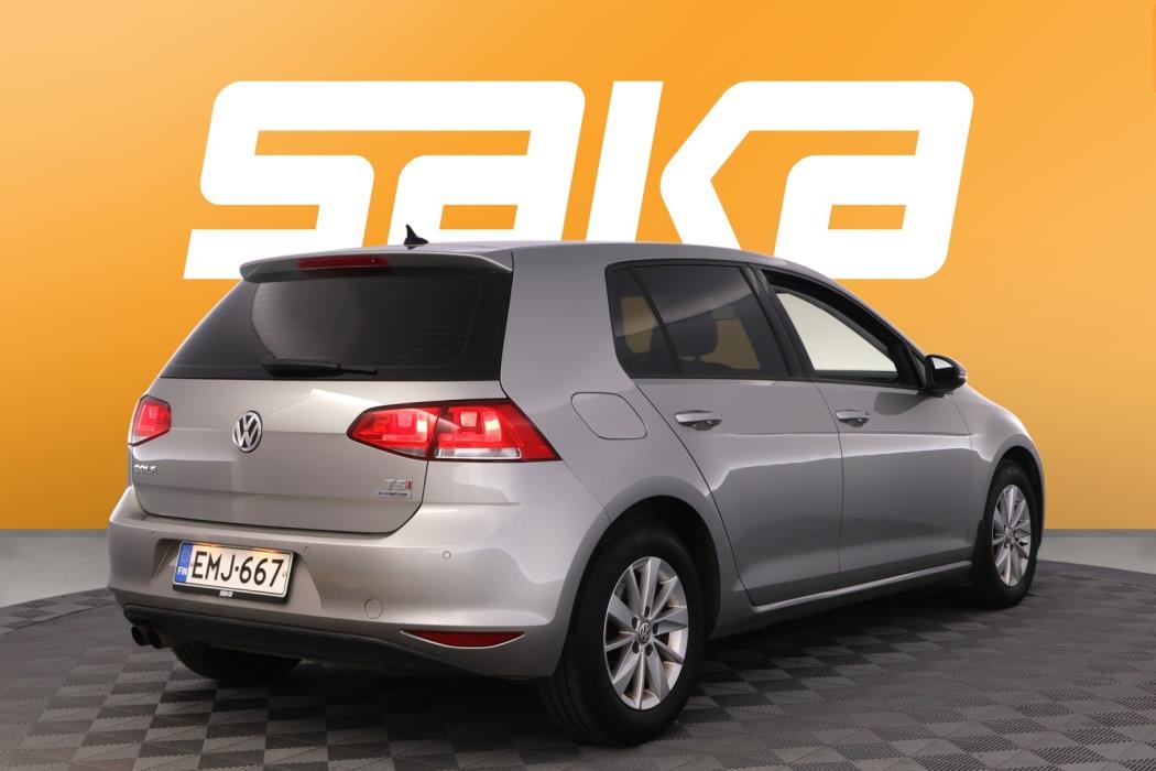 VOLKSWAGEN Golf 2013