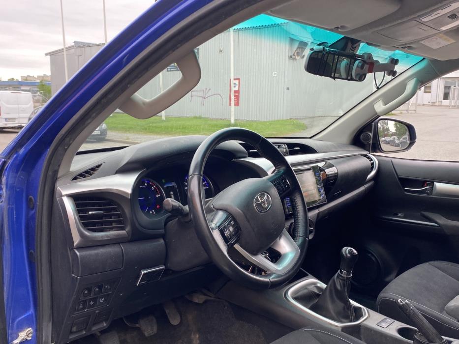 TOYOTA Hilux 2017