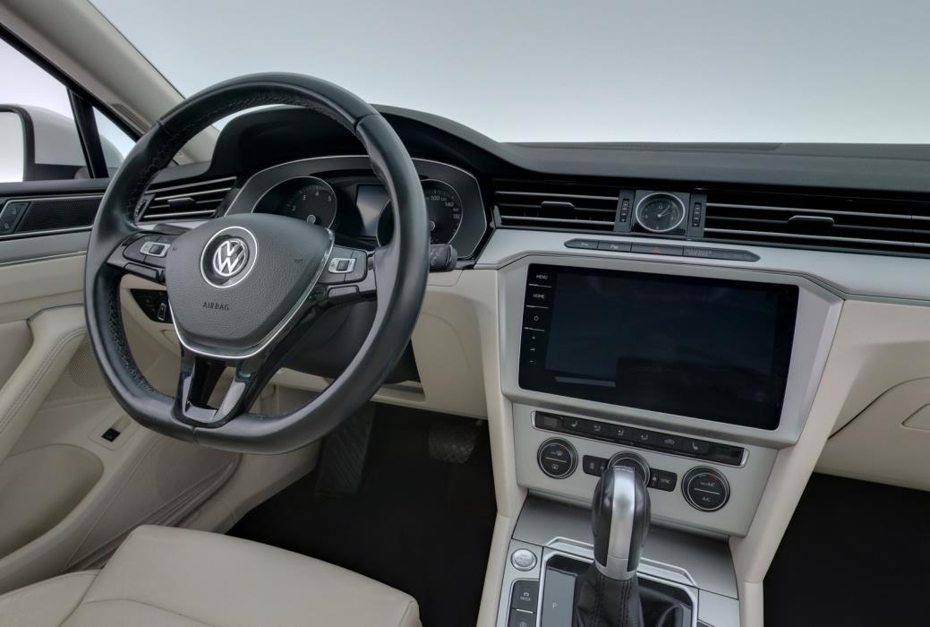 VOLKSWAGEN Passat 2018