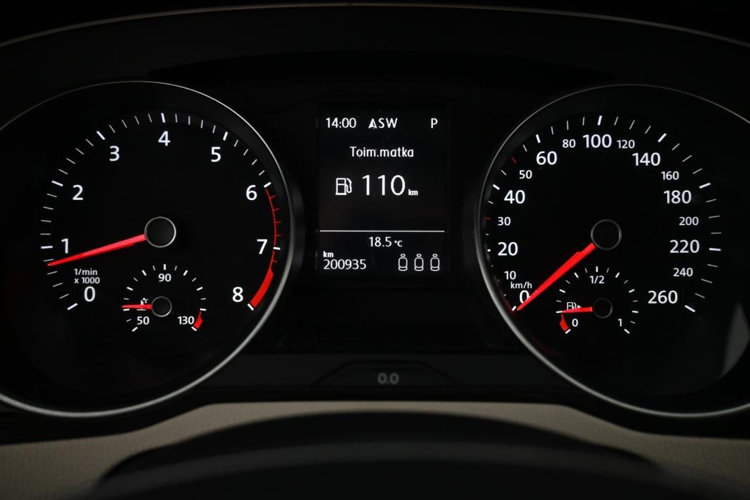 VOLKSWAGEN Passat 2018