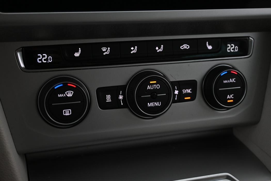 VOLKSWAGEN Passat 2018