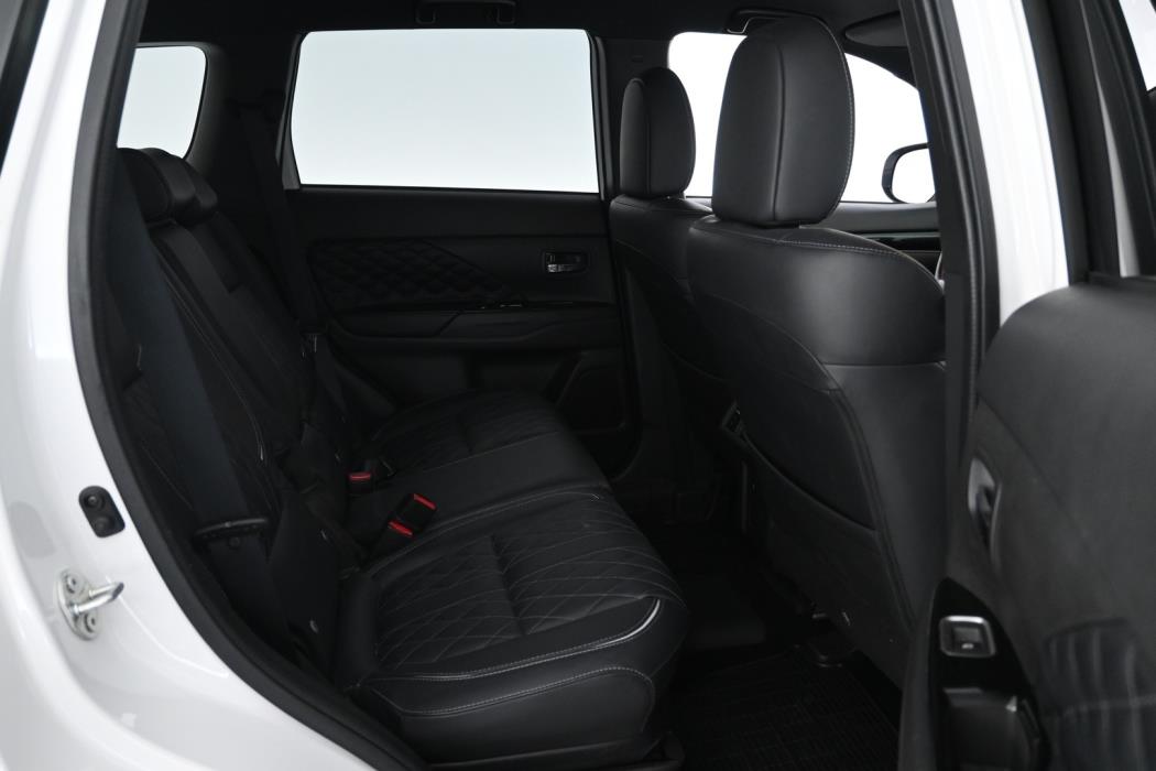 MITSUBISHI Outlander PHEV 2019