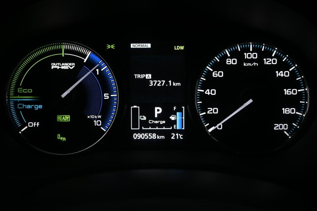 MITSUBISHI Outlander PHEV 2019