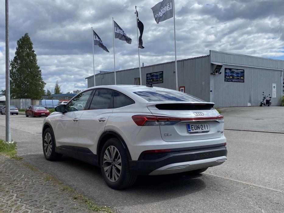 AUDI Q4 e-tron 2023