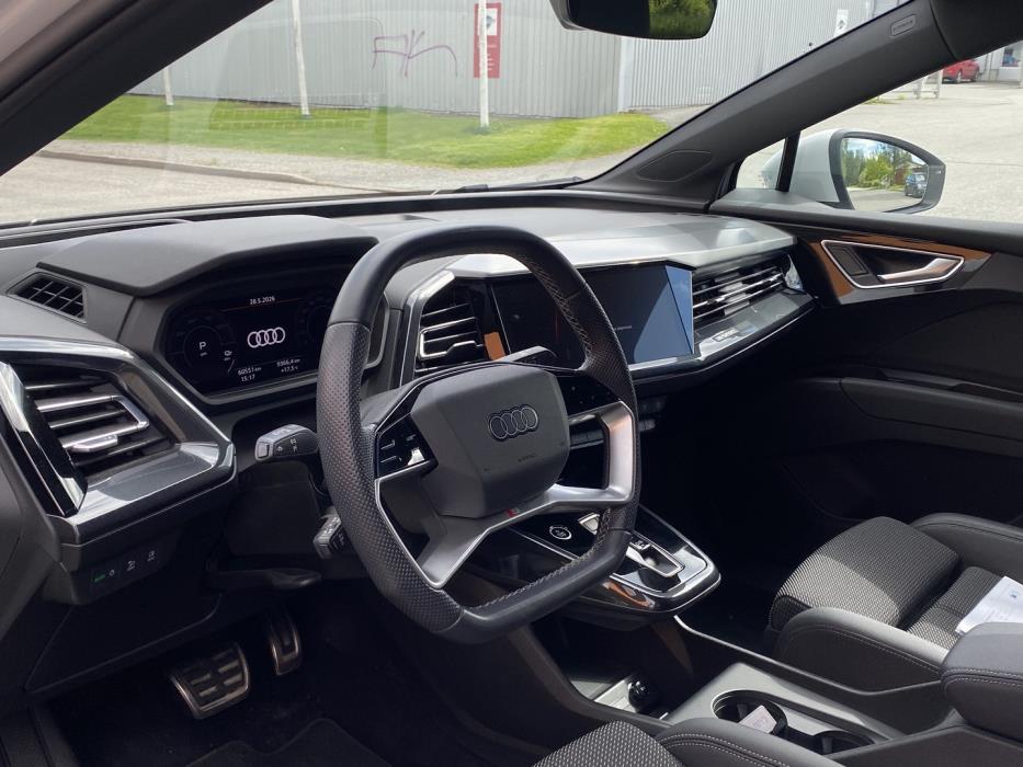 AUDI Q4 e-tron 2023