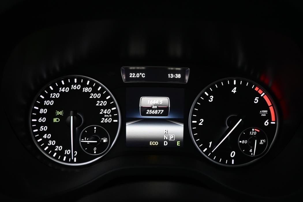 MERCEDES-BENZ A 2014