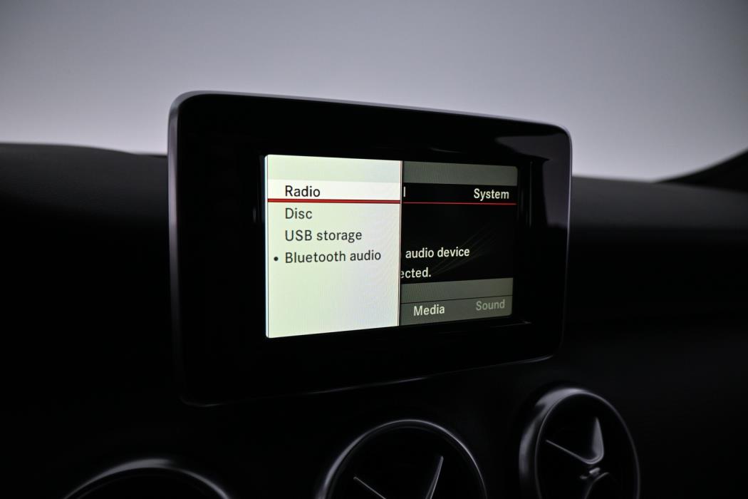 MERCEDES-BENZ A 2014