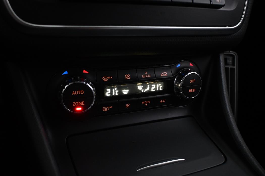 MERCEDES-BENZ A 2014