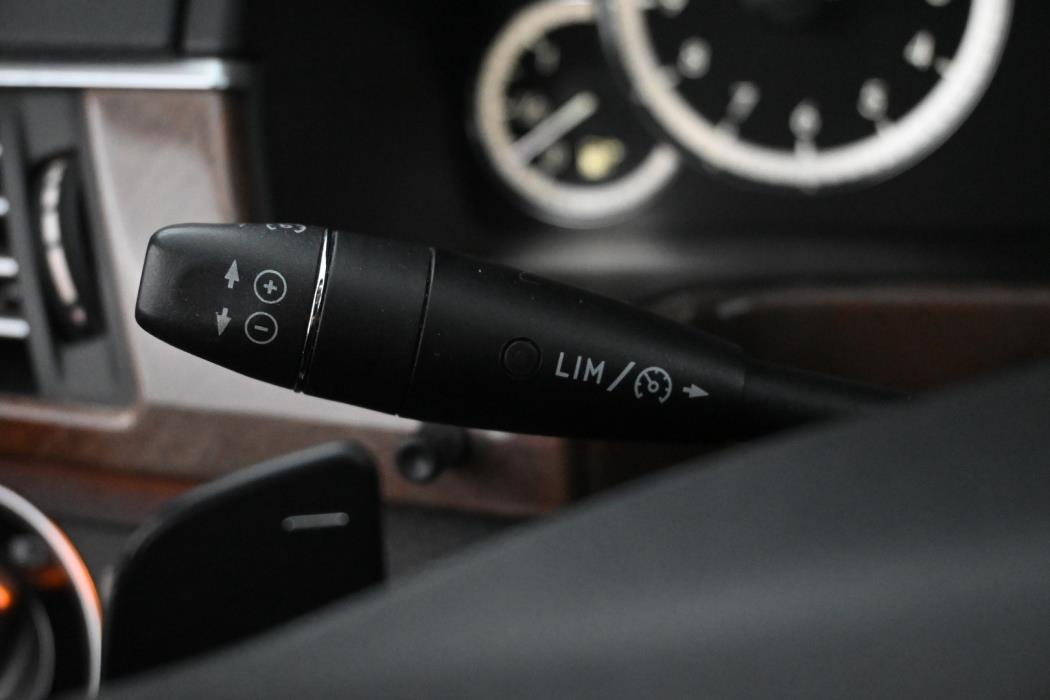 MERCEDES-BENZ E 2012