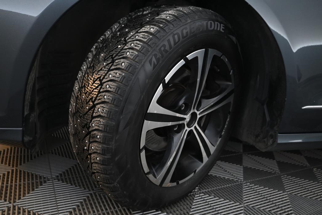 MERCEDES-BENZ E 2012