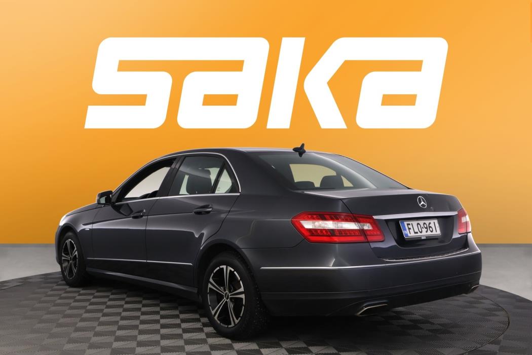 MERCEDES-BENZ E 2012