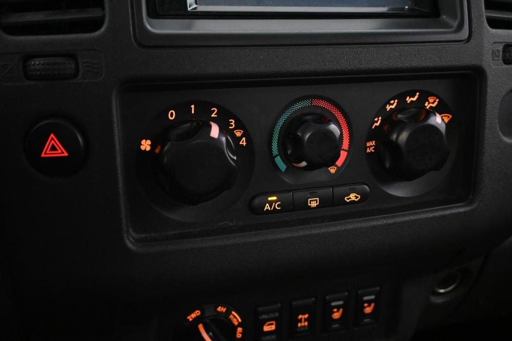 NISSAN Navara 2008
