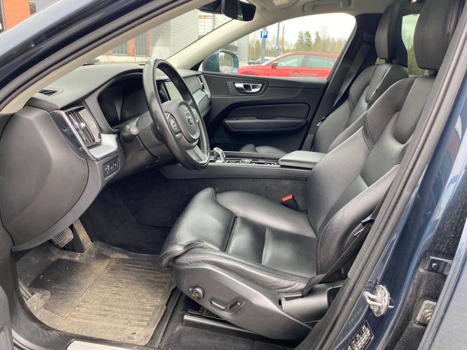 VOLVO XC60 2019
