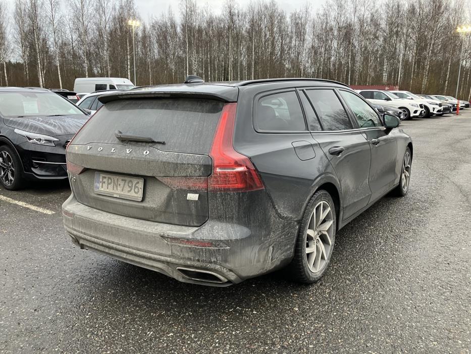 VOLVO V60 2021