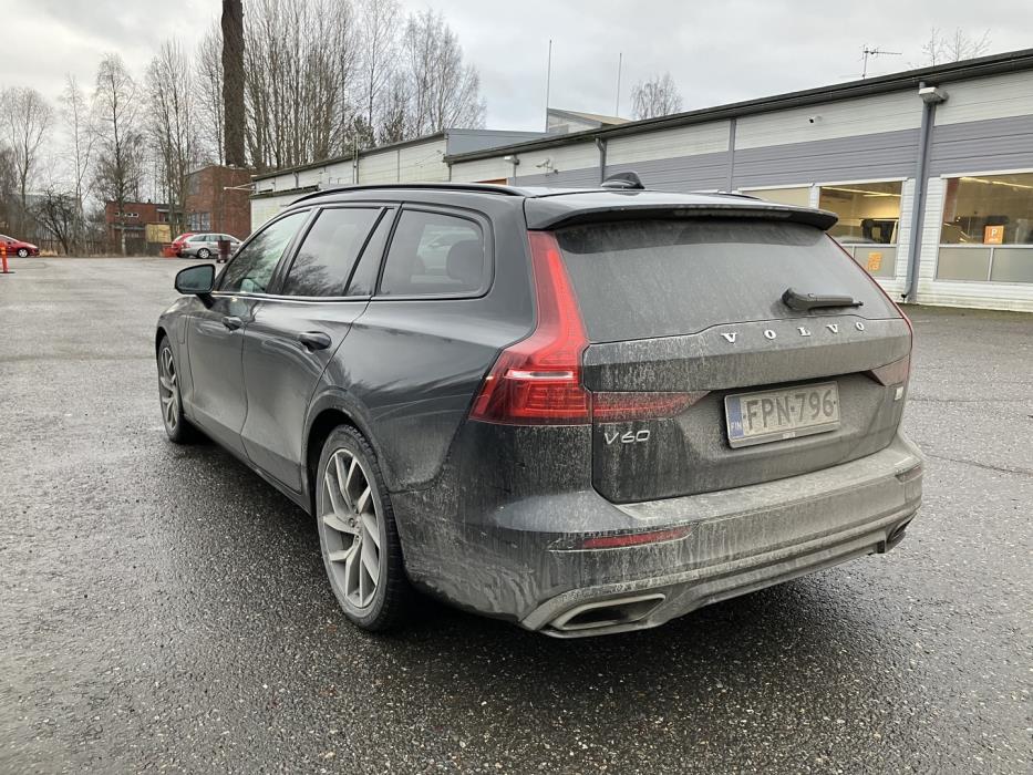 VOLVO V60 2021
