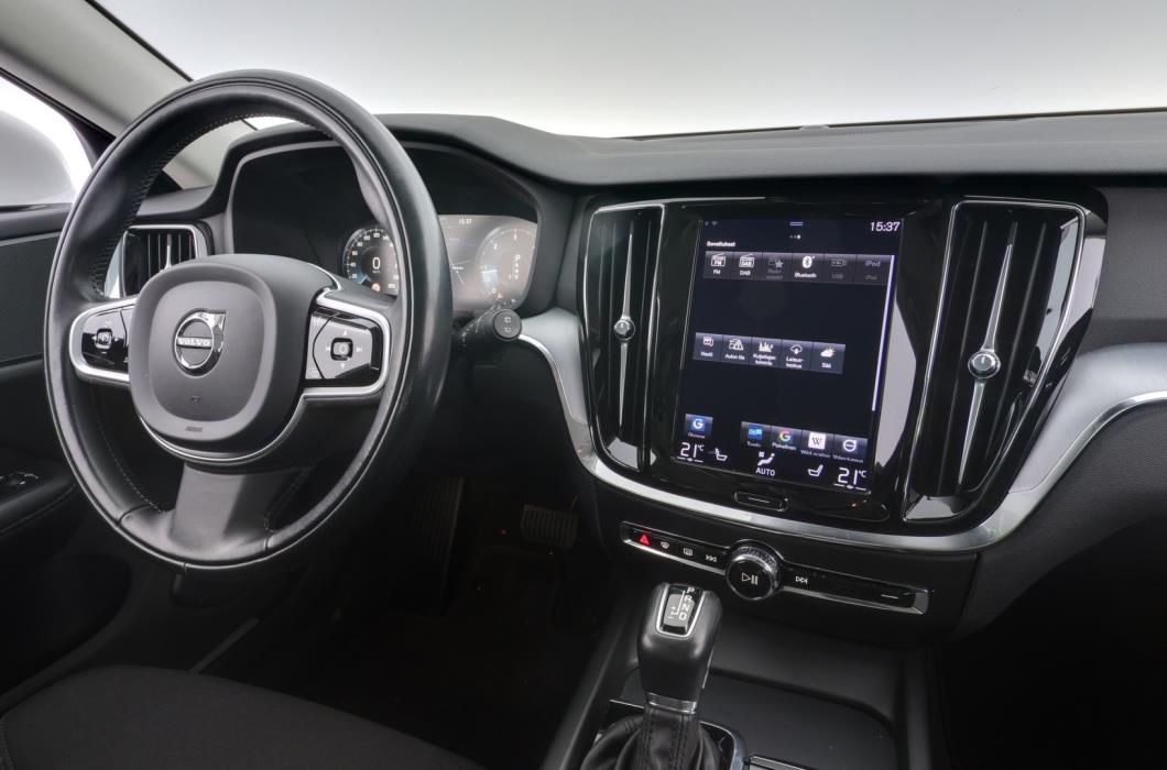 VOLVO V60 2021