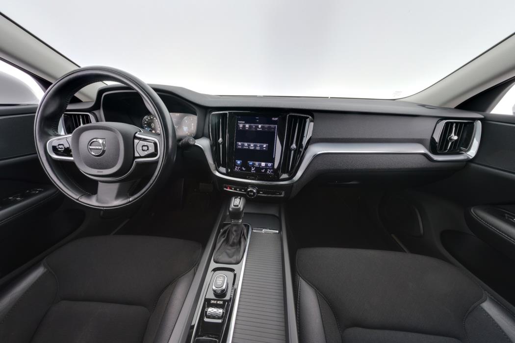 VOLVO V60 2021