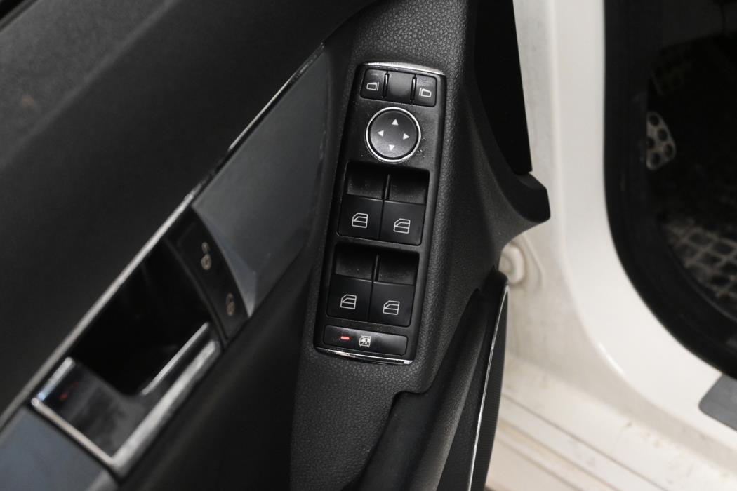 MERCEDES-BENZ C 2010