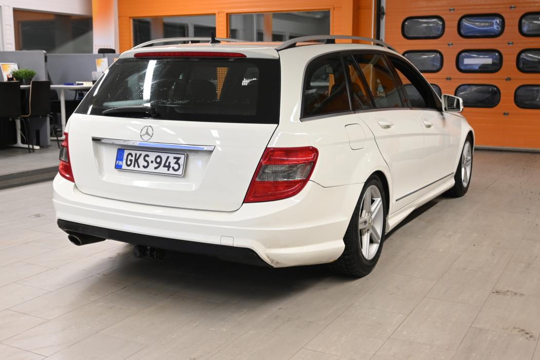 MERCEDES-BENZ C 2010