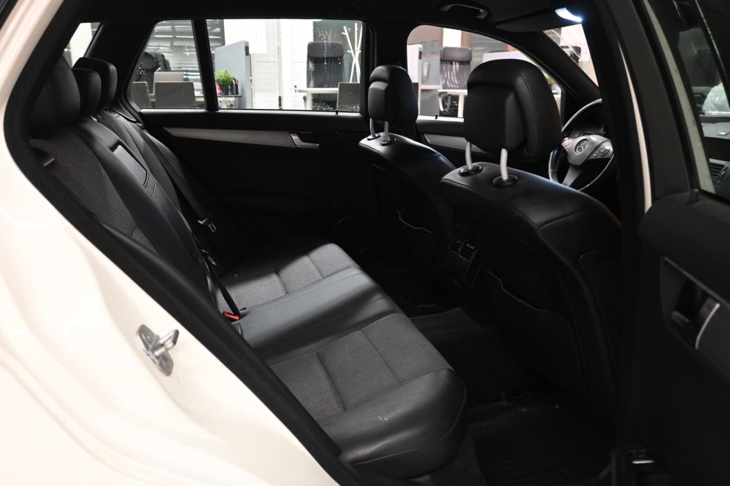 MERCEDES-BENZ C 2010