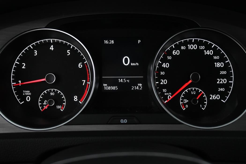 VOLKSWAGEN Golf 2014