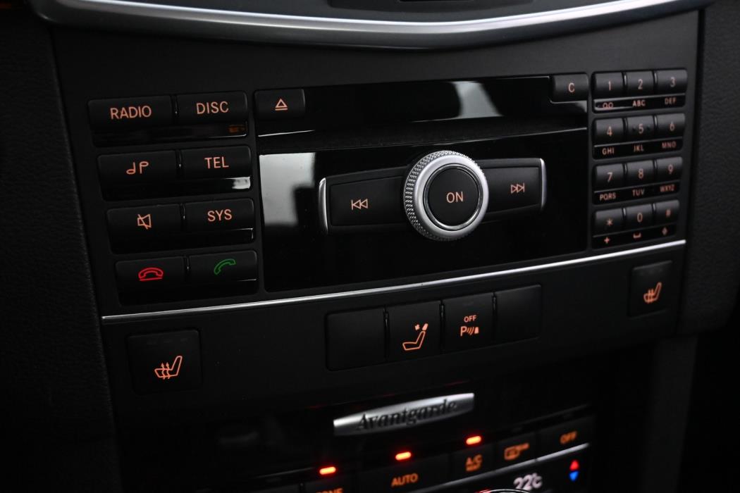 MERCEDES-BENZ E 2011