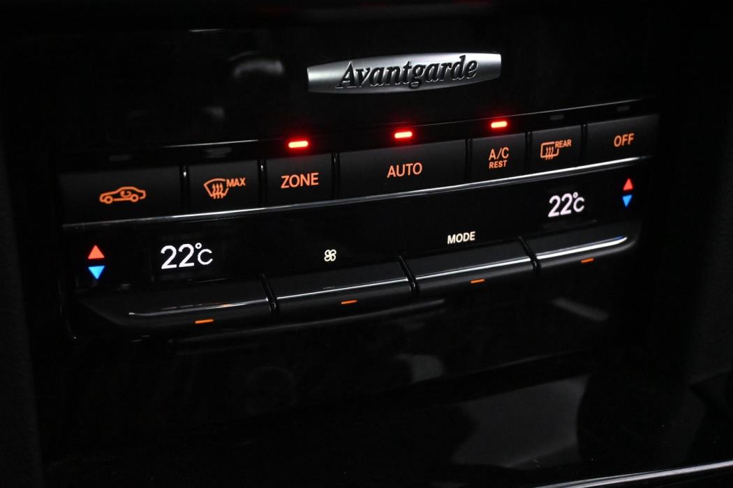 MERCEDES-BENZ E 2011