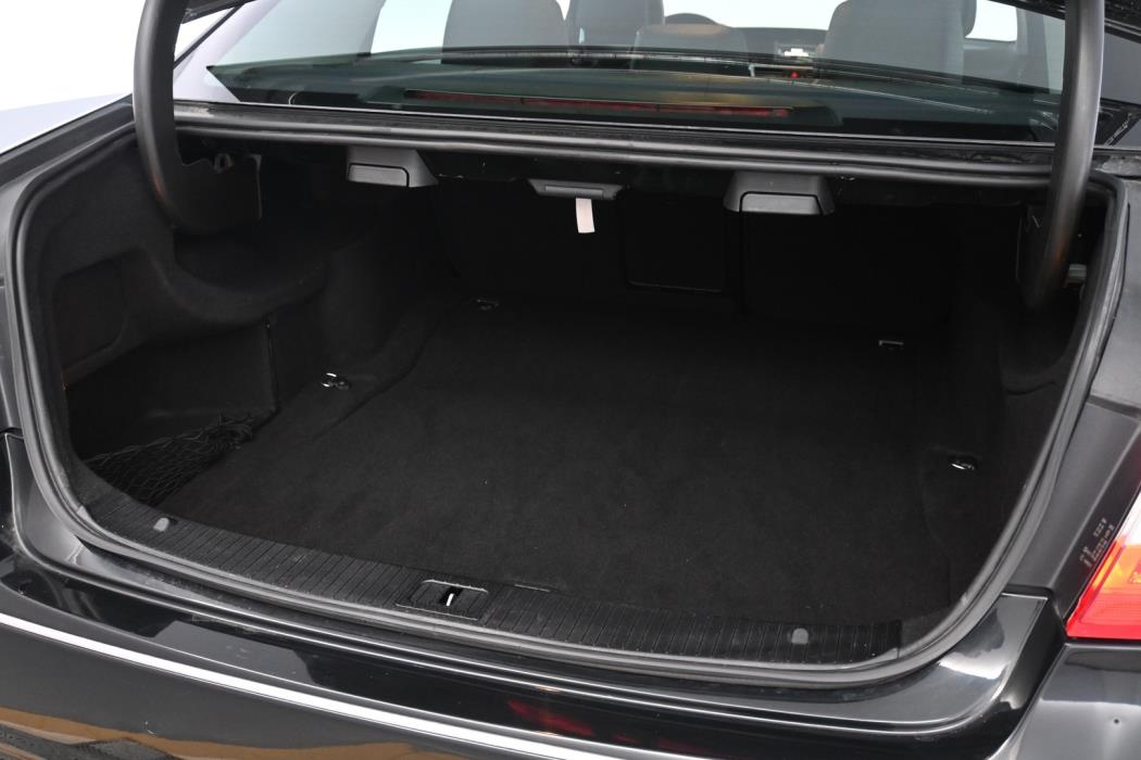 MERCEDES-BENZ E 2011