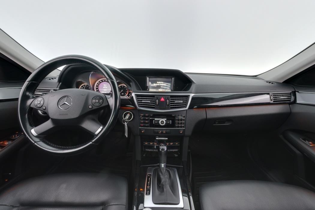 MERCEDES-BENZ E 2011