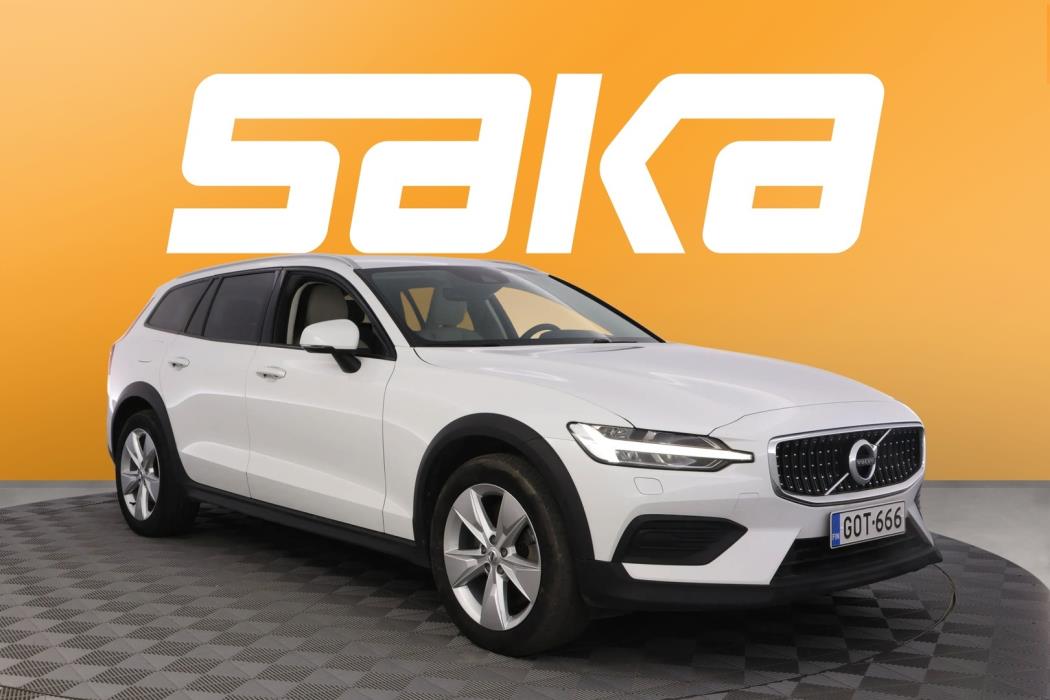 VOLVO V60 Cross Country 2022