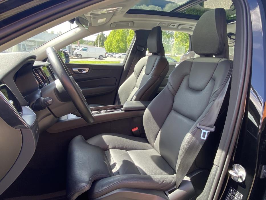 VOLVO XC60 2023