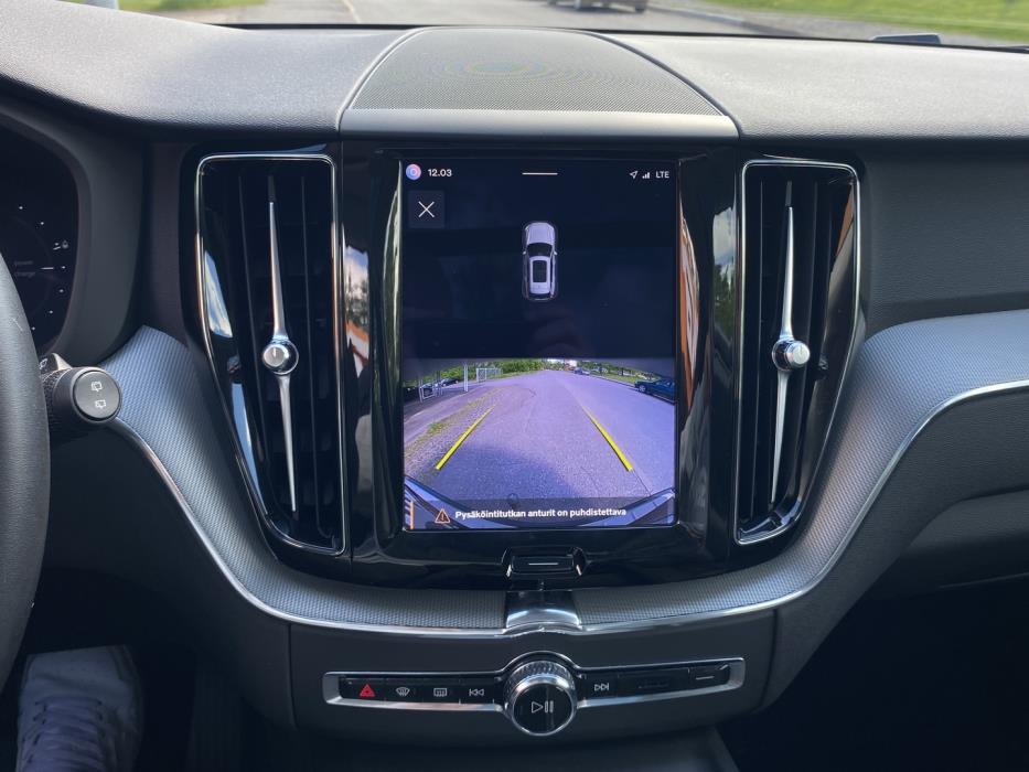 VOLVO XC60 2023