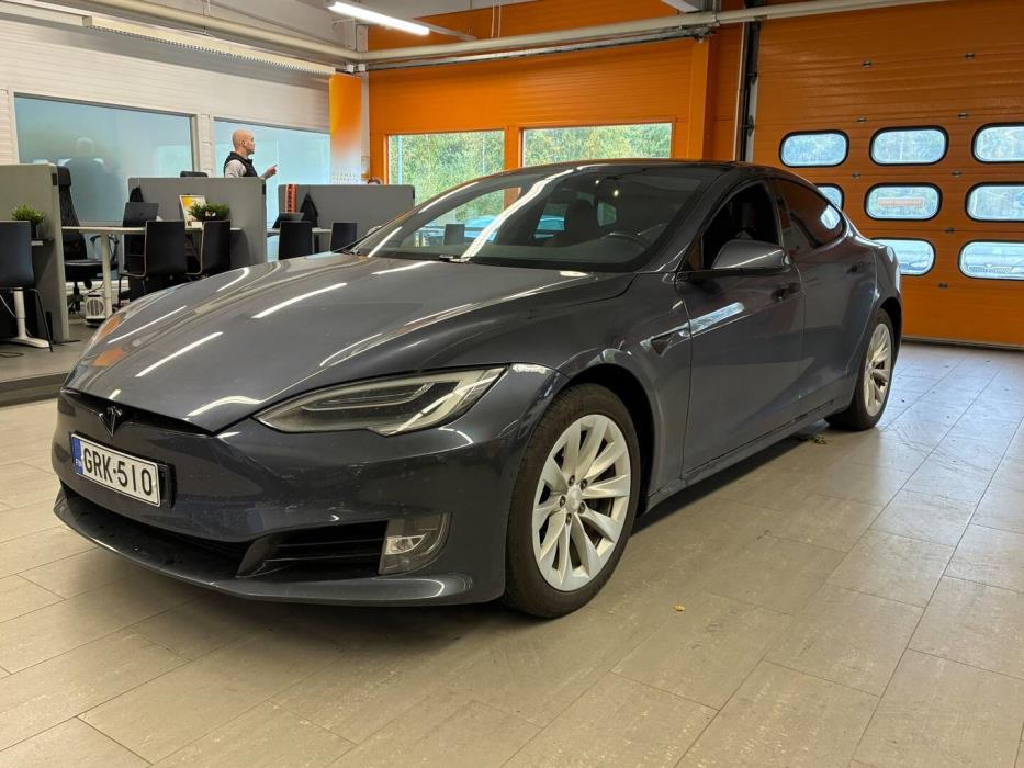 TESLA Model S 2021