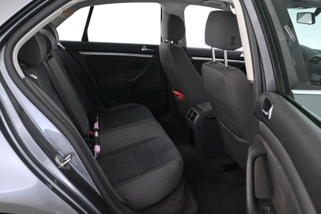 VOLKSWAGEN Jetta 2016