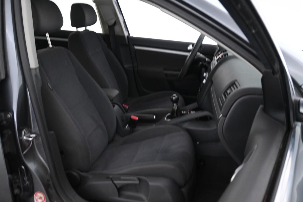 VOLKSWAGEN Jetta 2016