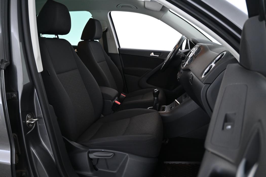 VOLKSWAGEN Tiguan 2016