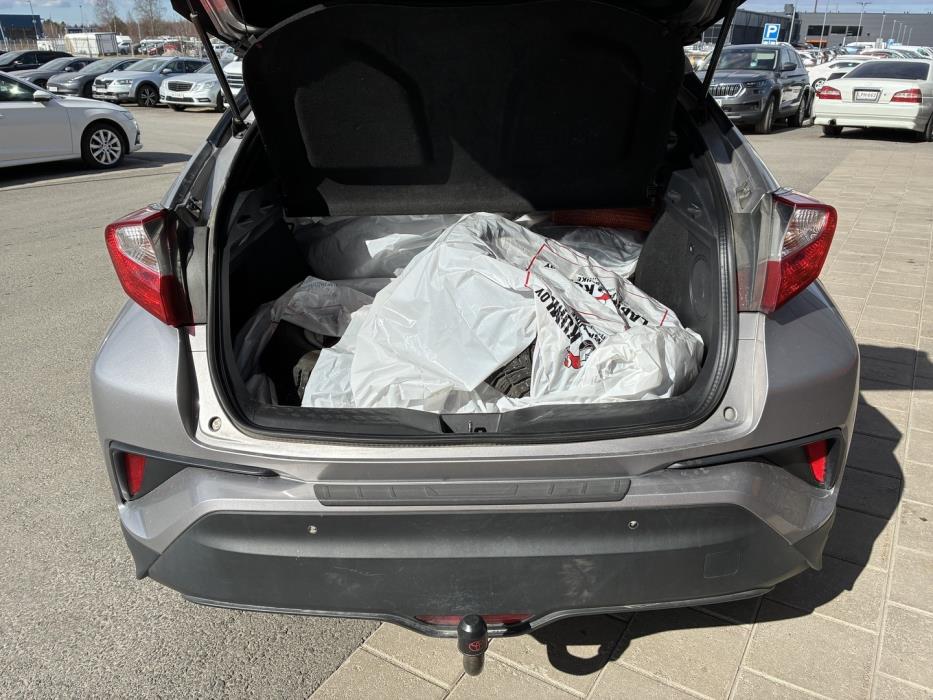 TOYOTA C-HR 2017