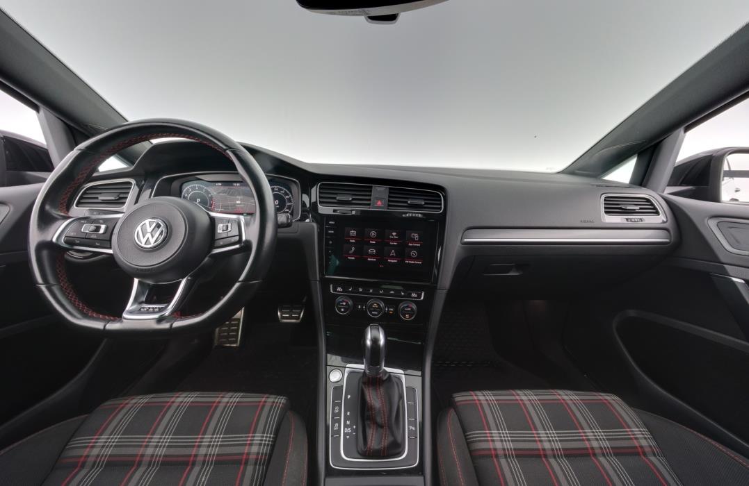 VOLKSWAGEN Golf 2018