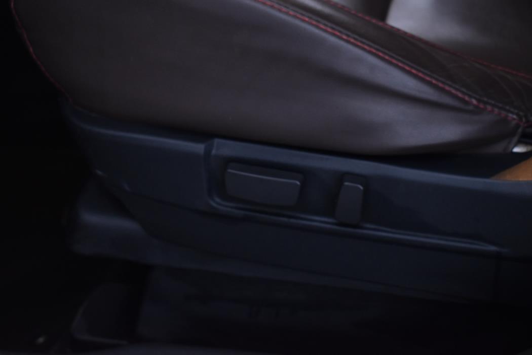 MITSUBISHI OUTLANDER PHEV 2016