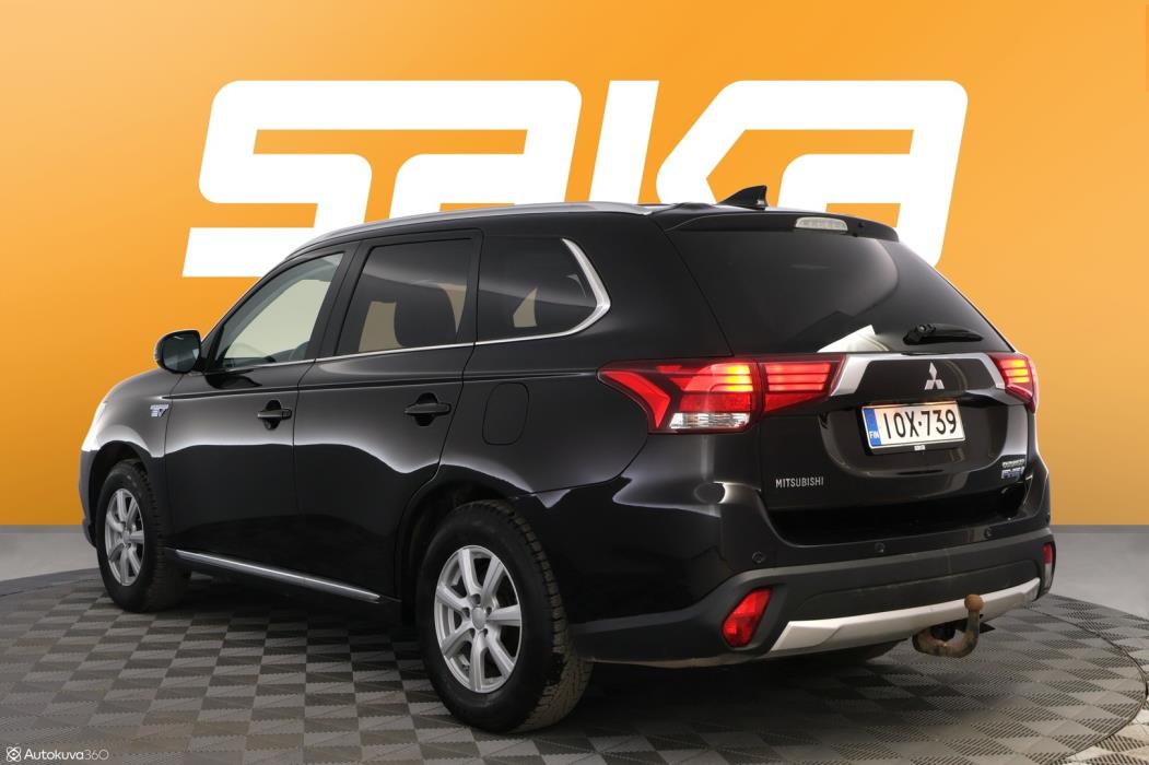 MITSUBISHI OUTLANDER PHEV 2016