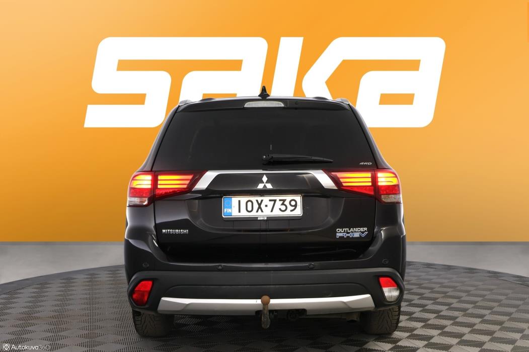 MITSUBISHI OUTLANDER PHEV 2016