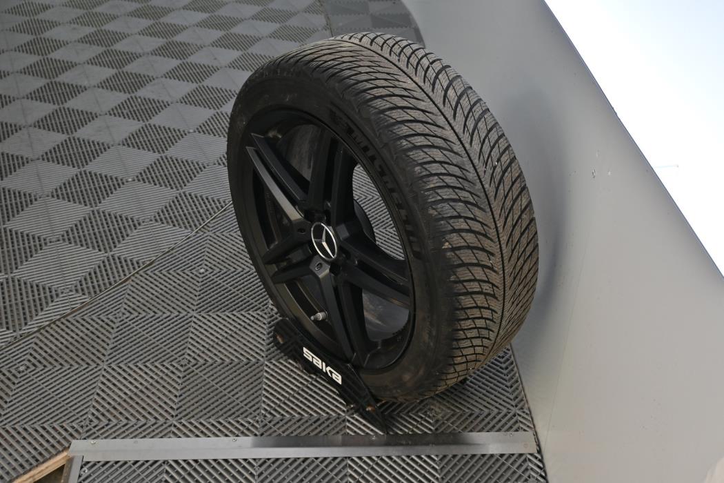 MERCEDES-BENZ A 2021