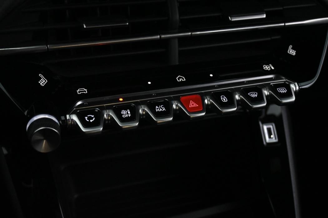PEUGEOT e-2008 2024