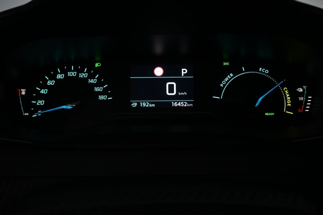 PEUGEOT e-2008 2024